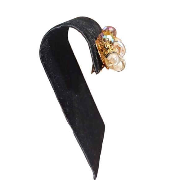 Vintage Aurora Borealis Cluster Clip-on Earrings - Picture 6 of 12